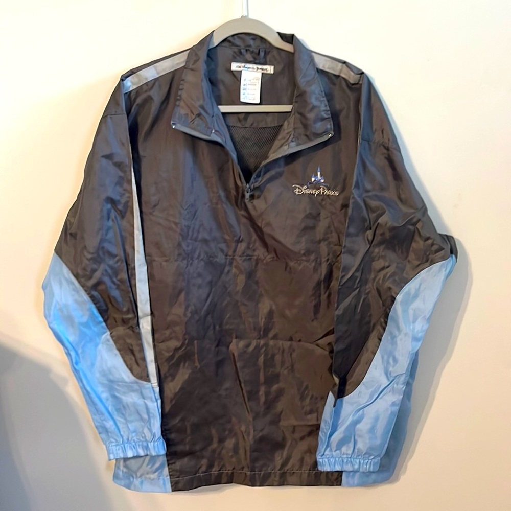 Disney 1/4 zip windbreaker with large pouch pocket